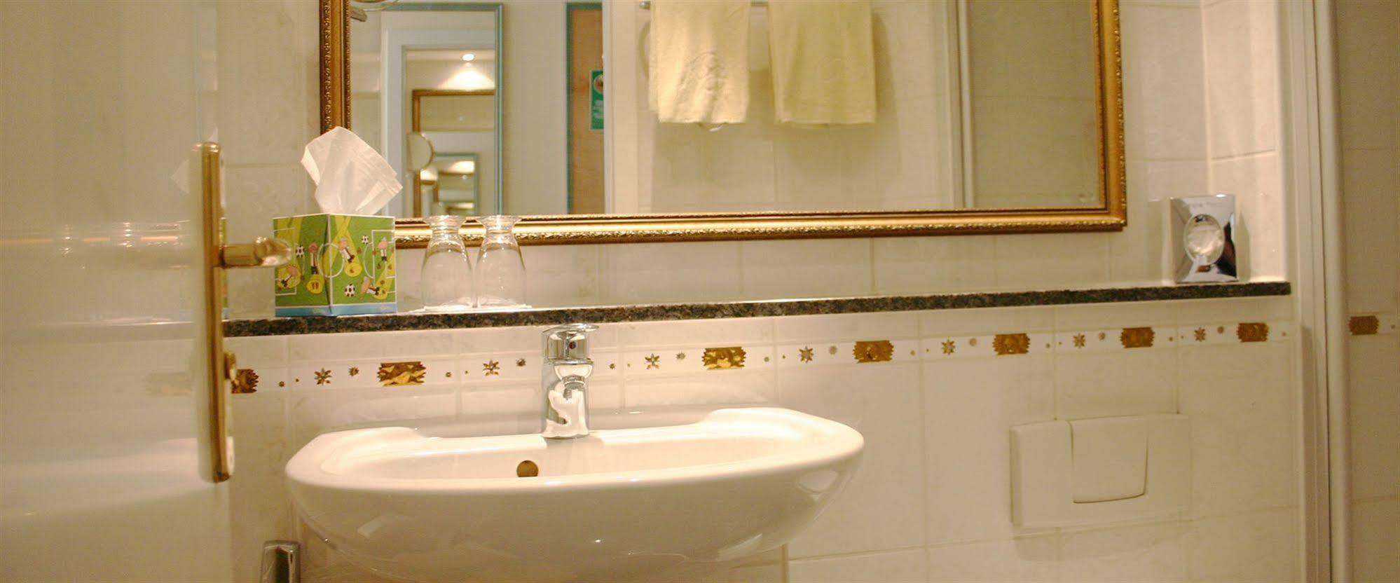 Hotel Aurbacher Hof Gmbh Мюнхен Екстериор снимка